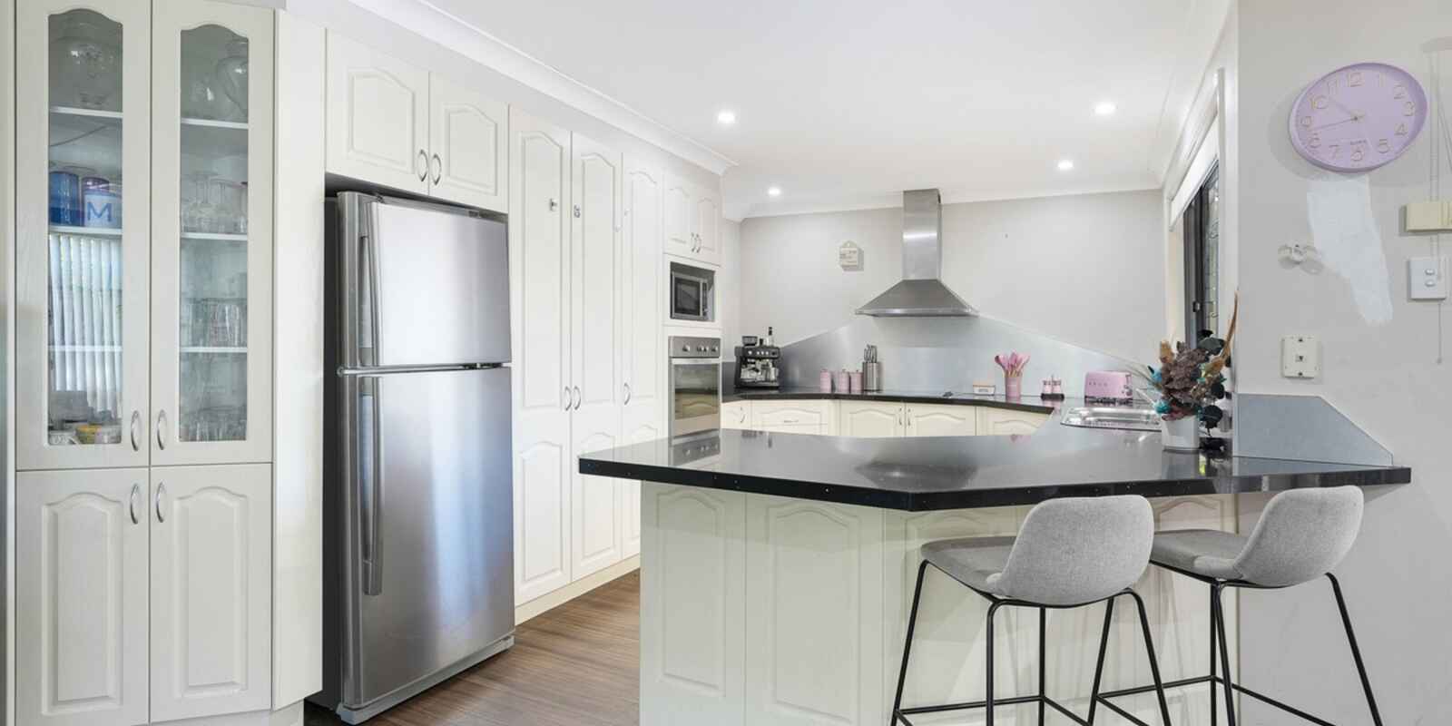 6 Ellenborough Place Horsley