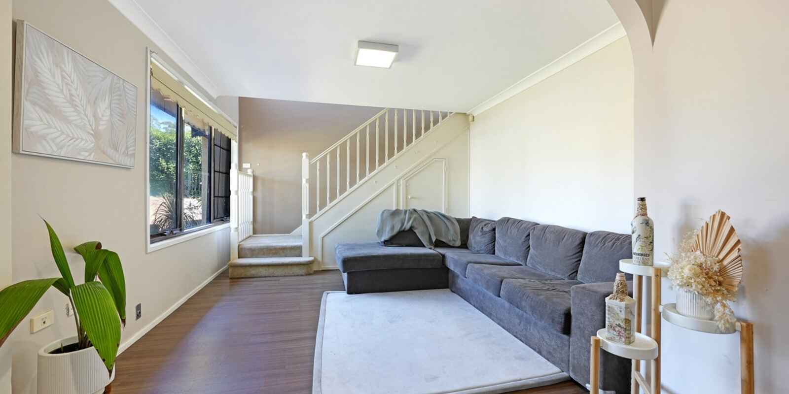 6 Ellenborough Place Horsley