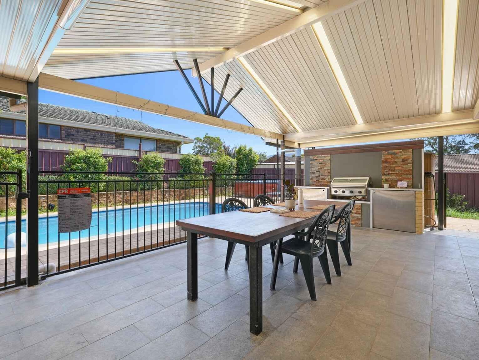 6 Ellenborough Place Horsley