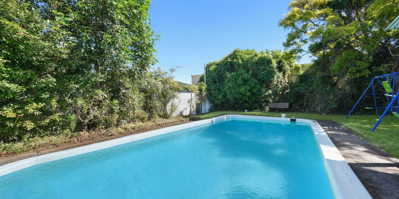 22 Bimbadeen Avenue West Wollongong