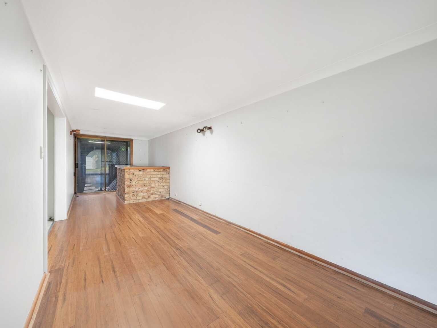 22 Bimbadeen Avenue West Wollongong