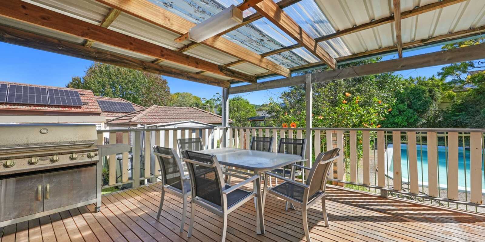 22 Bimbadeen Avenue West Wollongong