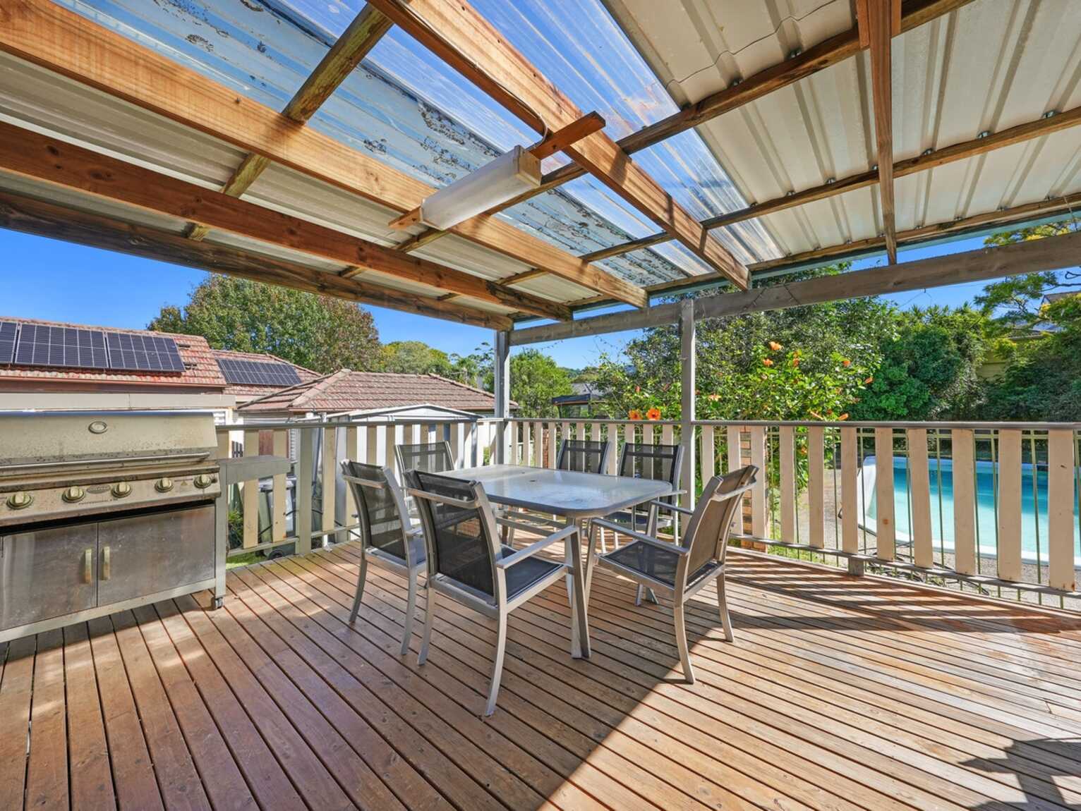 22 Bimbadeen Avenue West Wollongong